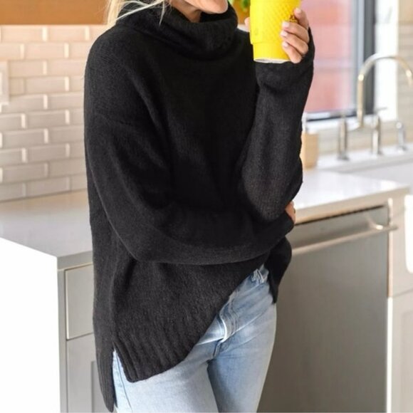 VICI Black Chunky Fuzzy Turtleneck Oversized Sweater Women’s Size Medium - Picture 1 of 4